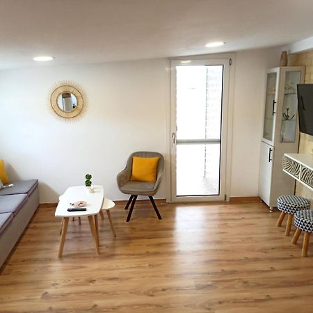 شقة Renovated Loft Near The Center كاندية المظهر الخارجي الصورة