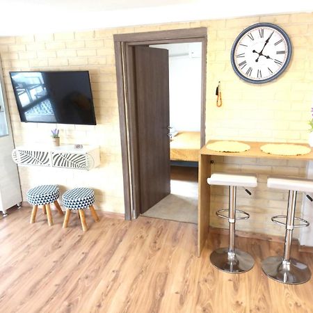 شقة Renovated Loft Near The Center كاندية المظهر الخارجي الصورة