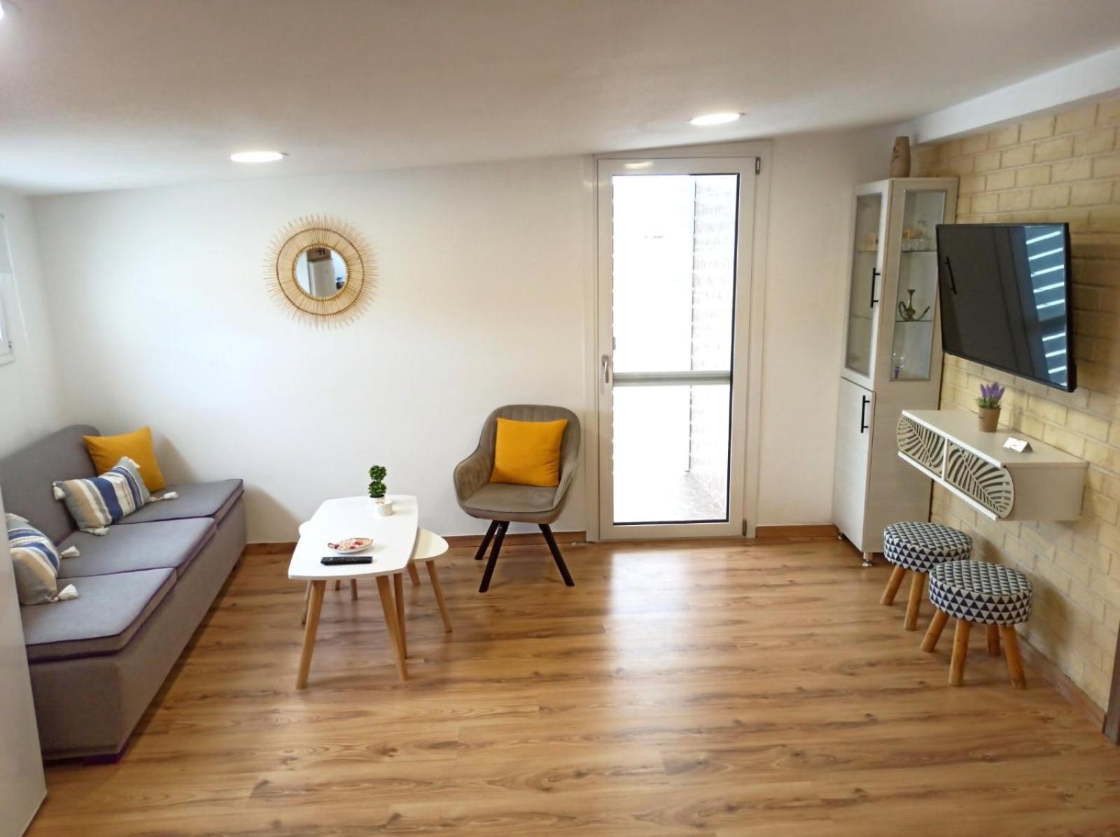 شقة Renovated Loft Near The Center كاندية المظهر الخارجي الصورة